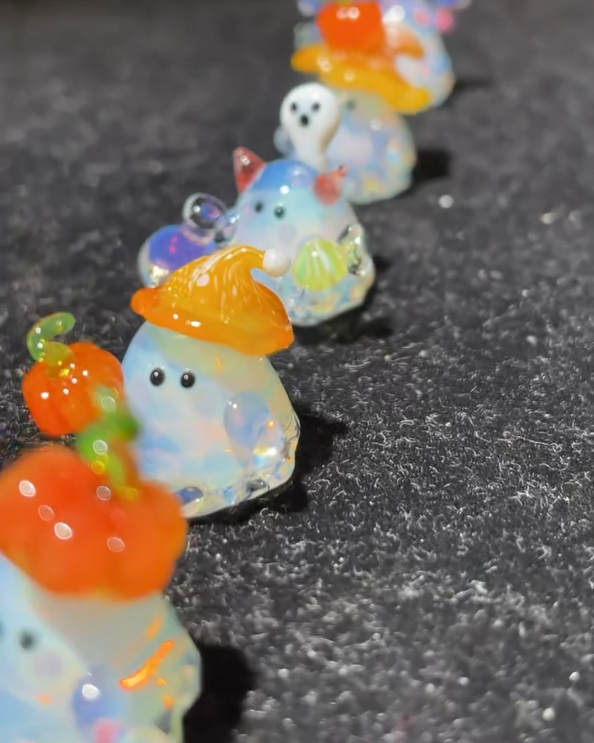 Custom borosilicate glass mini ghost – collectible artisan holiday decor