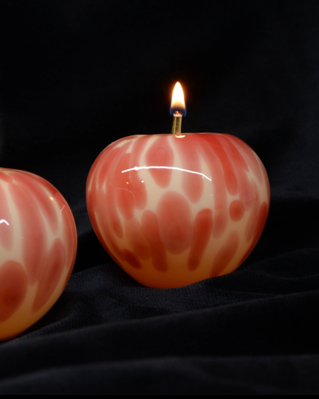 Flame-worked glass apple butter lamp with gold candle cup, Christmas Eve gift